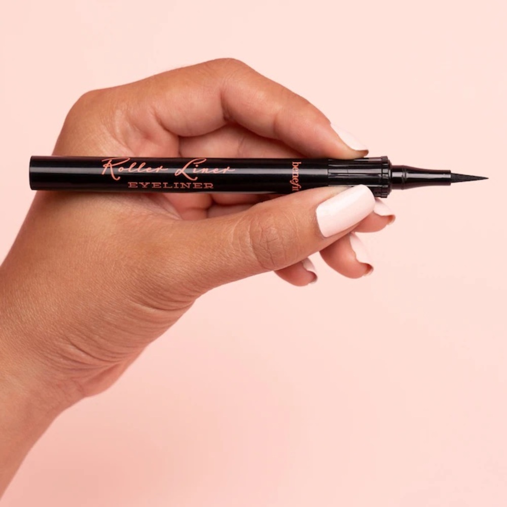 Benefit Eye-Liner liquide mat - black - Picture 3 of 6